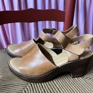 Born leather sandals size 7